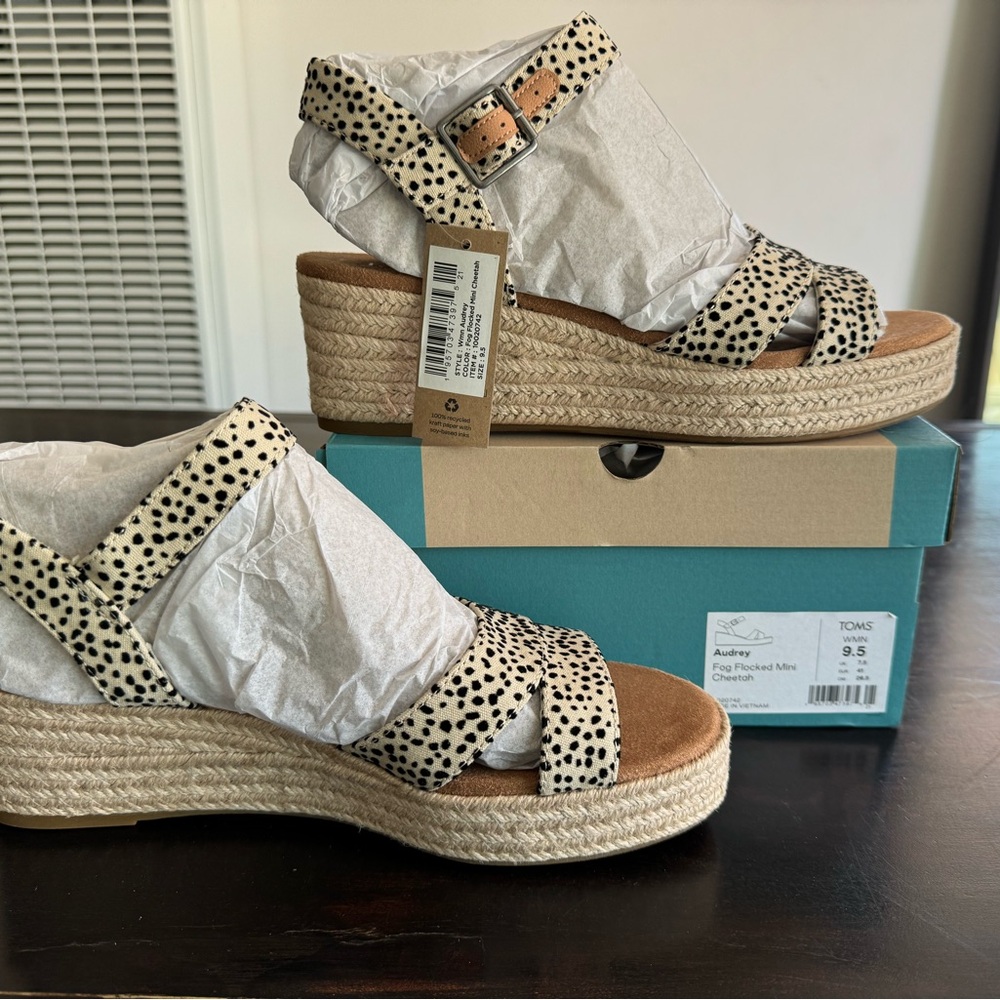 Tom’s Audrey espadrille wedge platform. Fog flocked mini cheetah canvas 9.5